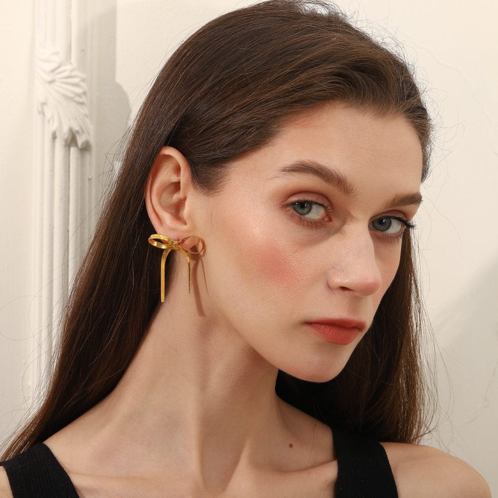 Gold Bow Ribbon Earrings   <br> ⭐⭐⭐⭐⭐(143)