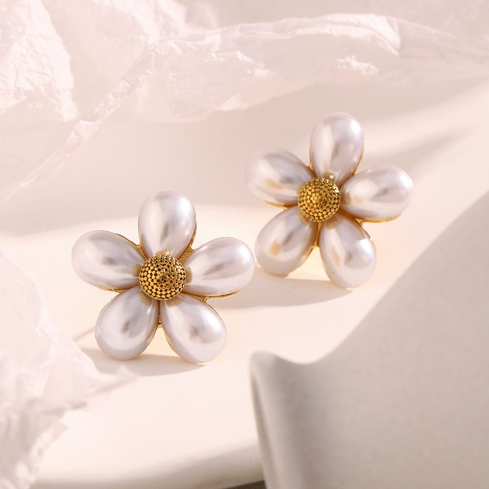 Vintage Pearl Blossom Studs   <br> ⭐⭐⭐⭐⭐(123)